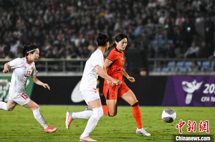 中国女足以2：0击败越南队，捧得永川国际女子锦