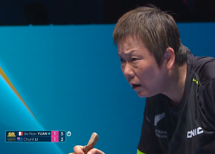 64岁华裔乒乓球选手李春丽澳门世界杯赛场惊险对