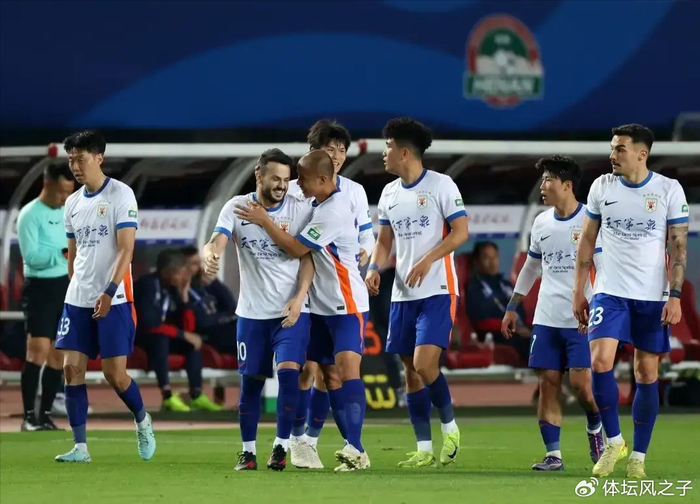 韩鹏三招制胜，山东泰山客场零封河南队终结连