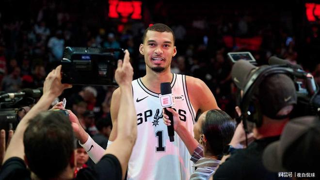 马刺惊天逆转创NBA历史纪录 文班亚马统治内线助